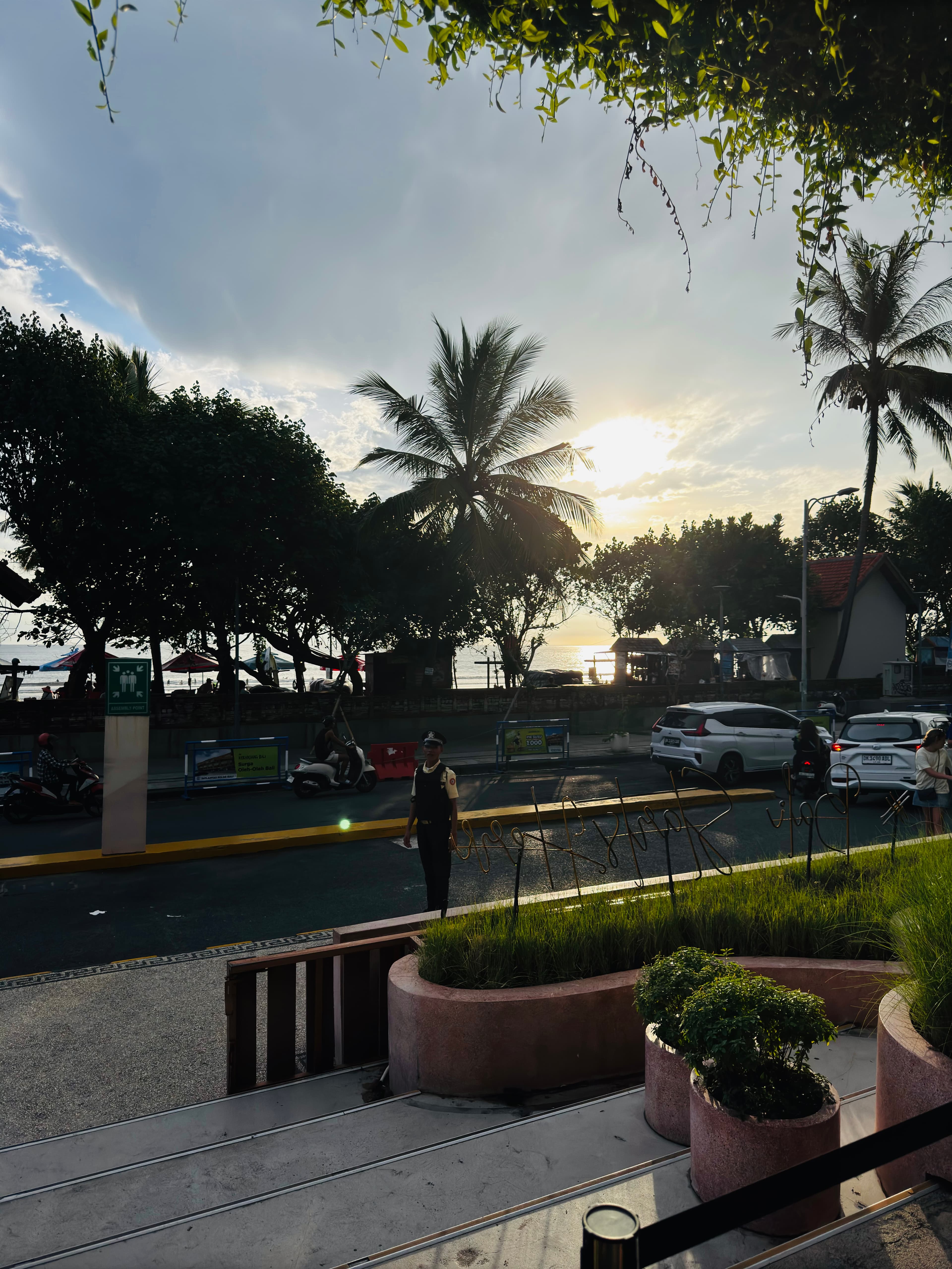 Shopping while waiting for sunset